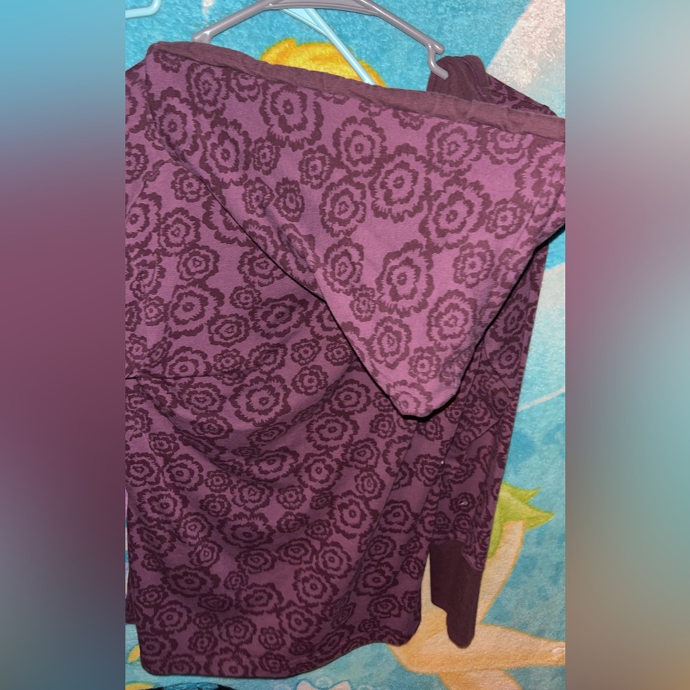 Very soft shirt material hoodie shirt,follow depop @swagbb for better purchase